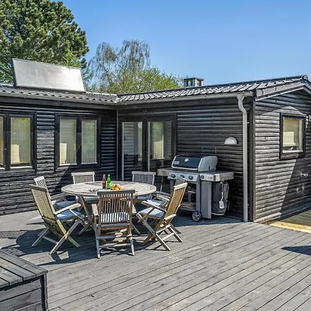 3 Bedroom Stunning In Nykobing Sj Holiday home